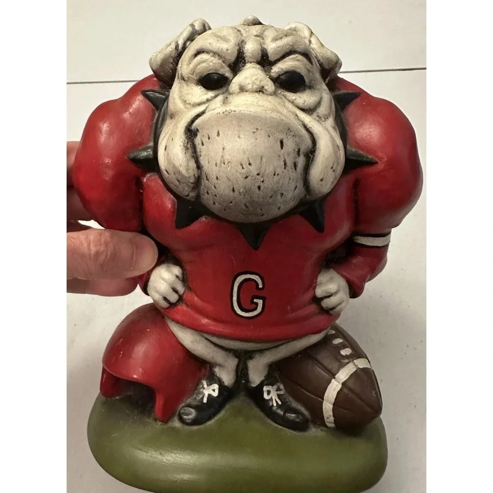 University Of Georgia Bulldog Ceramic Piggy Bank. Does not Have Bottom Stopper.